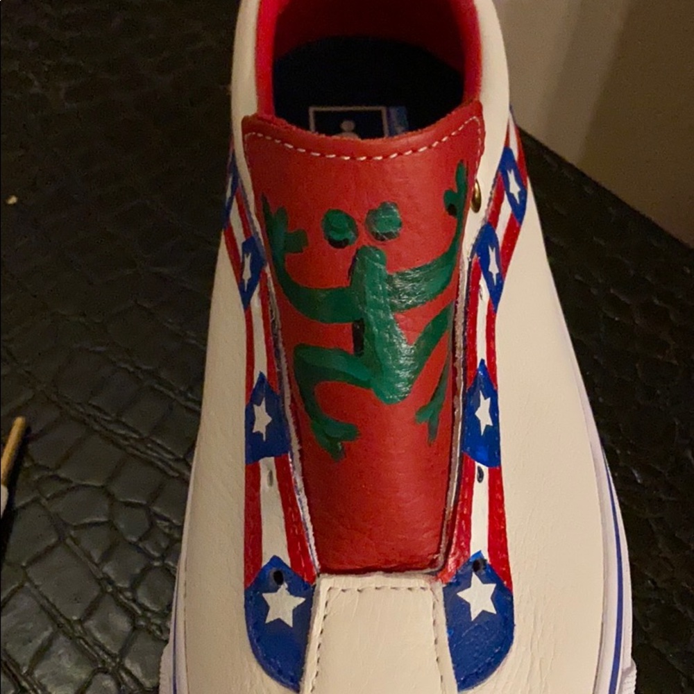 Custom designed Puerto Rican Vans - Picture 4 of 6